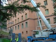 Instalación de la estatua del Pare Abat de Montserrat